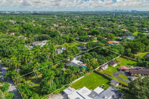 Villa ou maison à vendre à Miami, Floride: 4 chambres, 363.53 m2 № 1955122 - photo 8