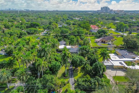 Villa ou maison à vendre à Miami, Floride: 4 chambres, 363.53 m2 № 1955122 - photo 7