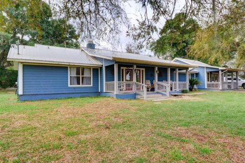House in Wildwood, Florida 3 bedrooms, 216.37 sq.m. № 2198264