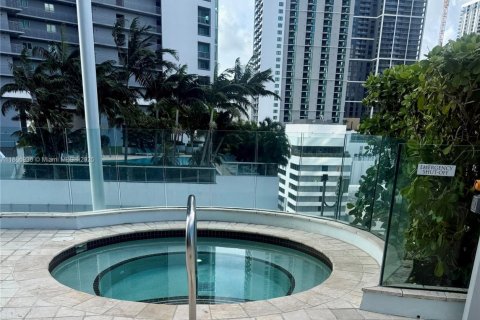Condominio en venta en Miami, Florida, 1 dormitorio, 87.14 m2 № 1932615 - foto 18