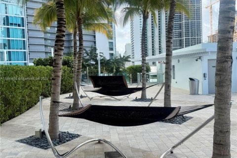 Condominio en venta en Miami, Florida, 1 dormitorio, 87.14 m2 № 1932615 - foto 17