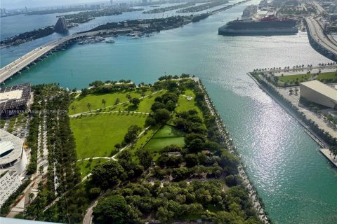 Condominio en venta en Miami, Florida, 1 dormitorio, 87.14 m2 № 1932615 - foto 3