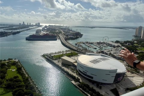 Condominio en venta en Miami, Florida, 1 dormitorio, 87.14 m2 № 1932615 - foto 4