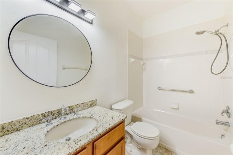 Villa ou maison à vendre à Tampa, Floride: 2 chambres, 137.87 m2 № 1898479 - photo 28