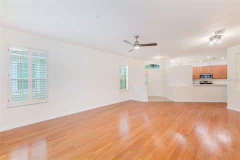 Villa ou maison à vendre à Tampa, Floride: 2 chambres, 137.87 m2 № 1898479 - photo 8