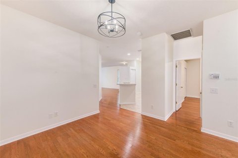 Villa ou maison à vendre à Tampa, Floride: 2 chambres, 137.87 m2 № 1898479 - photo 13
