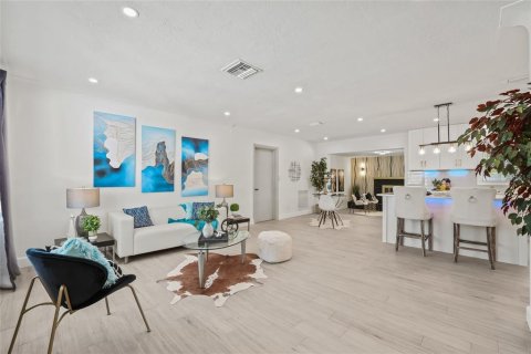 Casa en alquiler en Saint Petersburg, Florida, 4 dormitorios, 147.16 m2 № 1903402 - foto 9