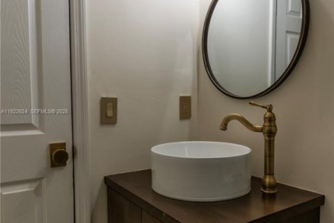 Купить таунхаус в Майами, Флорида 3 спальни, 163.32м2, № 1976482 - фото 18