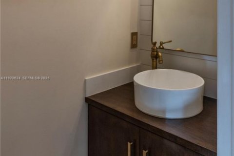 Купить таунхаус в Майами, Флорида 3 спальни, 163.32м2, № 1976482 - фото 11