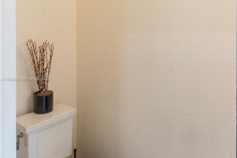 Купить таунхаус в Майами, Флорида 3 спальни, 163.32м2, № 1976482 - фото 12