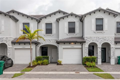 Townhouse in Homestead, Florida 3 bedrooms, 123.65 sq.m. № 1959291 - photo 1