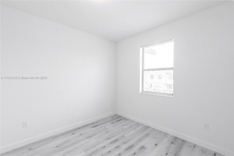 Townhouse in Homestead, Florida 3 bedrooms, 123.65 sq.m. № 1959291 - photo 22