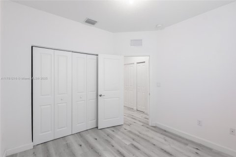 Townhouse in Homestead, Florida 3 bedrooms, 123.65 sq.m. № 1959291 - photo 25