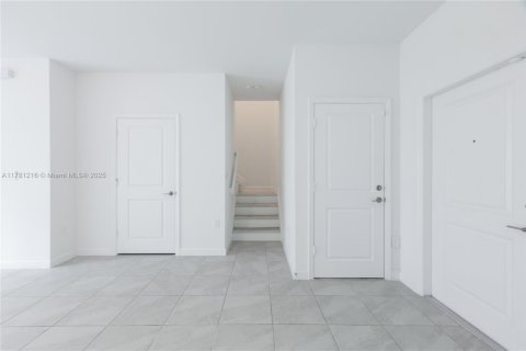 Townhouse in Homestead, Florida 3 bedrooms, 123.65 sq.m. № 1959291 - photo 11