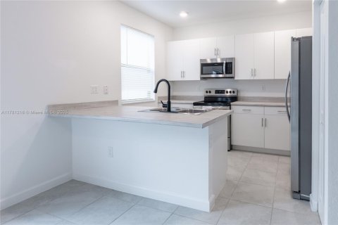 Townhouse in Homestead, Florida 3 bedrooms, 123.65 sq.m. № 1959291 - photo 7