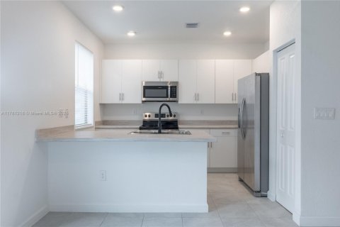Townhouse in Homestead, Florida 3 bedrooms, 123.65 sq.m. № 1959291 - photo 4