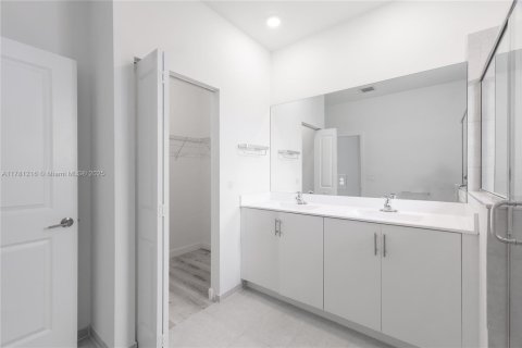 Townhouse in Homestead, Florida 3 bedrooms, 123.65 sq.m. № 1959291 - photo 20