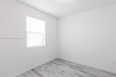 Townhouse in Homestead, Florida 3 bedrooms, 123.65 sq.m. № 1959291 - photo 24