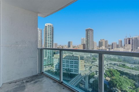 Apartamento en alquiler en Miami, Florida, 2 dormitorios, 103.77 m2 № 2025382 - foto 13