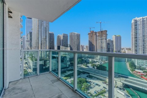 Apartamento en alquiler en Miami, Florida, 2 dormitorios, 103.77 m2 № 2025382 - foto 25