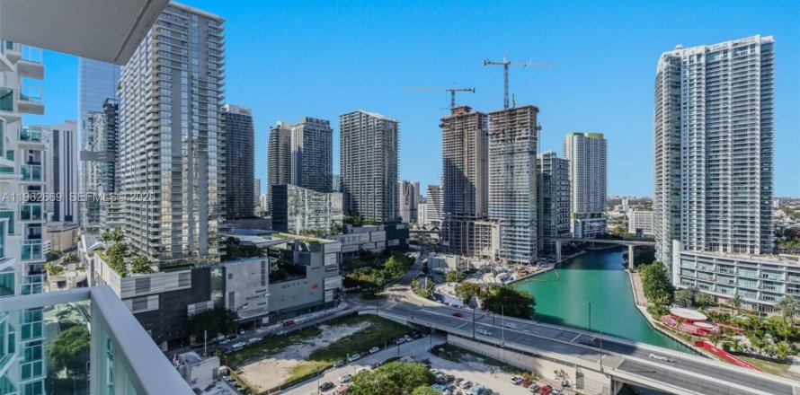 Apartamento en Miami, Florida 2 dormitorios, 103.77 m2 № 2025382