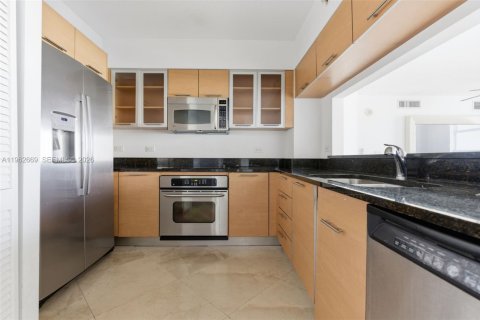 Apartamento en alquiler en Miami, Florida, 2 dormitorios, 103.77 m2 № 2025382 - foto 12