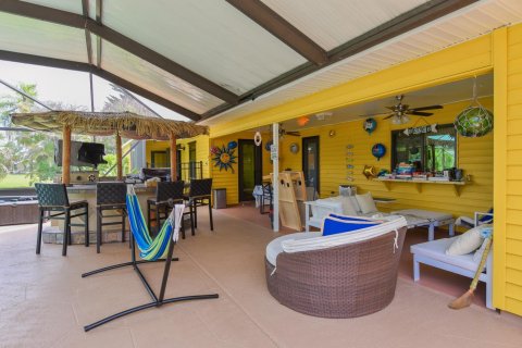House in Port St. Lucie, Florida 4 bedrooms, 286.23 sq.m. № 2172376 - photo 20