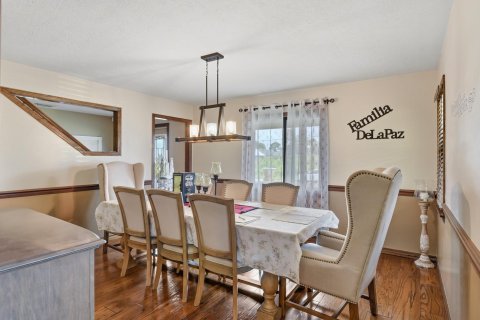 House in Port St. Lucie, Florida 4 bedrooms, 286.23 sq.m. № 2172376 - photo 10