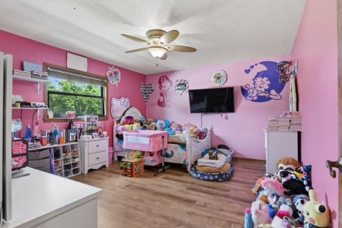 House in Port St. Lucie, Florida 4 bedrooms, 286.23 sq.m. № 2172376 - photo 19