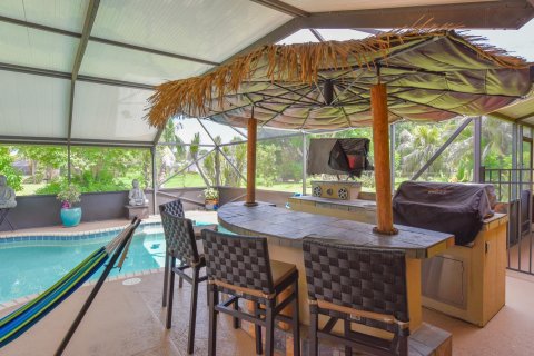 House in Port St. Lucie, Florida 4 bedrooms, 286.23 sq.m. № 2172376 - photo 25