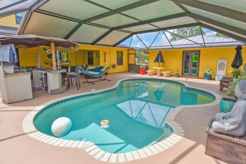House in Port St. Lucie, Florida 4 bedrooms, 286.23 sq.m. № 2172376 - photo 2