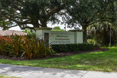 House in Port St. Lucie, Florida 4 bedrooms, 286.23 sq.m. № 2172376 - photo 5