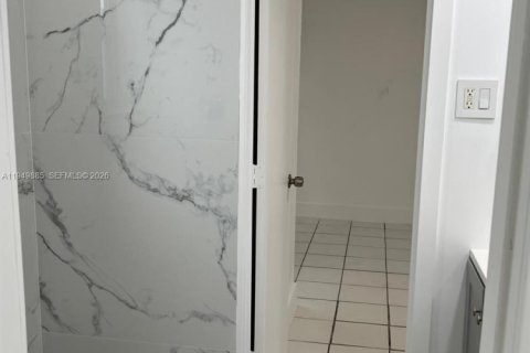 Снять в аренду квартиру в Холливуд, Флорида 1 спальня, № 2005586 - фото 7