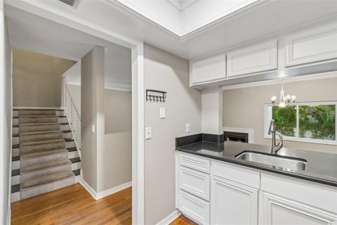 Touwnhouse à vendre à Tampa, Floride: 2 chambres, 144.93 m2 № 2287732 - photo 11