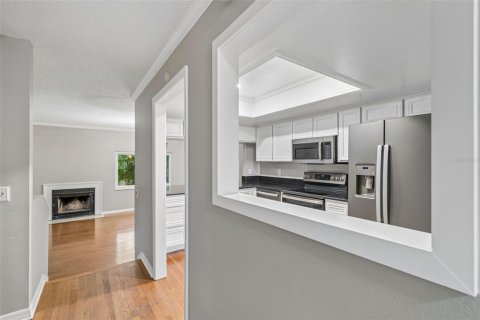 Touwnhouse à vendre à Tampa, Floride: 2 chambres, 144.93 m2 № 2287732 - photo 5