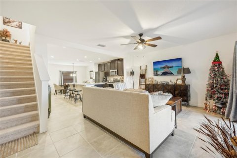 Adosado en venta en Davenport, Florida, 3 dormitorios, 149.2 m2 № 1521181 - foto 4