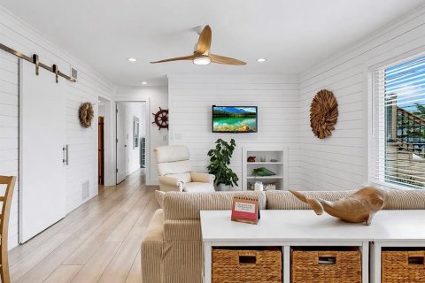 House in Sarasota, Florida 5 bedrooms, 231.05 sq.m. № 2093172 - photo 13
