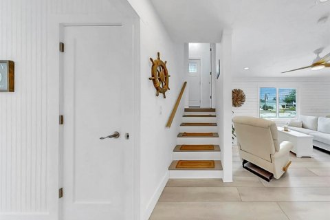 House in Sarasota, Florida 5 bedrooms, 231.05 sq.m. № 2093172 - photo 26