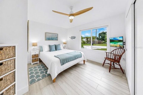 House in Sarasota, Florida 5 bedrooms, 231.05 sq.m. № 2093172 - photo 24