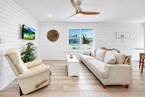 House in Sarasota, Florida 5 bedrooms, 231.05 sq.m. № 2093172 - photo 14