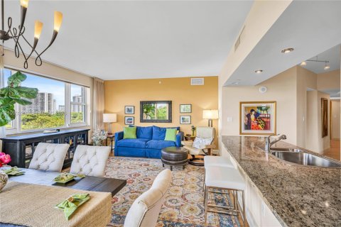 Condo in Aventura, Florida, 2 bedrooms  № 2179978 - photo 9