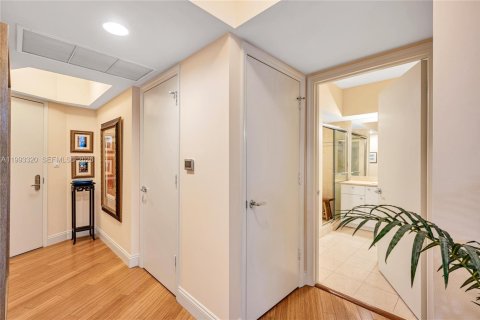 Condo in Aventura, Florida, 2 bedrooms  № 2179978 - photo 3