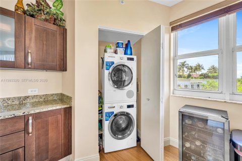 Condo in Aventura, Florida, 2 bedrooms  № 2179978 - photo 22