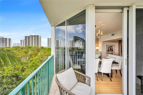 Condo in Aventura, Florida, 2 bedrooms  № 2179978 - photo 20