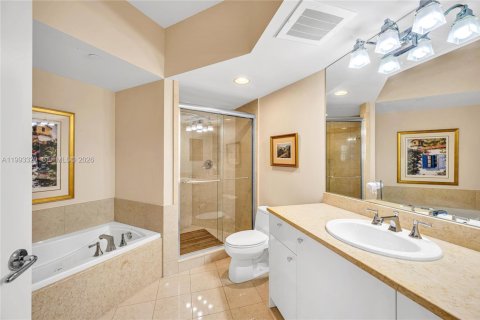 Condo in Aventura, Florida, 2 bedrooms  № 2179978 - photo 14