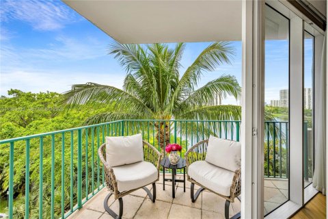 Condo in Aventura, Florida, 2 bedrooms  № 2179978 - photo 18