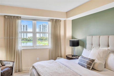 Condo in Aventura, Florida, 2 bedrooms  № 2179978 - photo 12