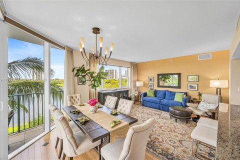 Condo in Aventura, Florida, 2 bedrooms  № 2179978 - photo 17