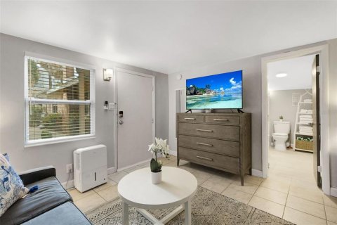 Casa en venta en Clearwater, Florida, 3 dormitorios, 157.66 m2 № 2144182 - foto 2