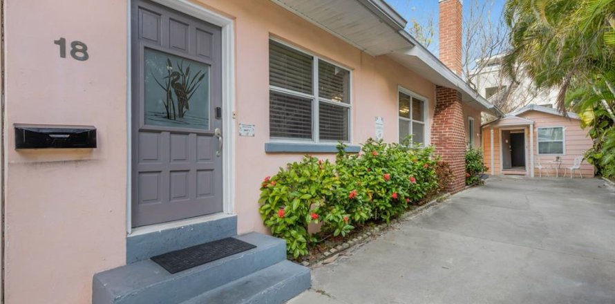 Casa en Clearwater, Florida 3 dormitorios, 157.66 m2 № 2144182
